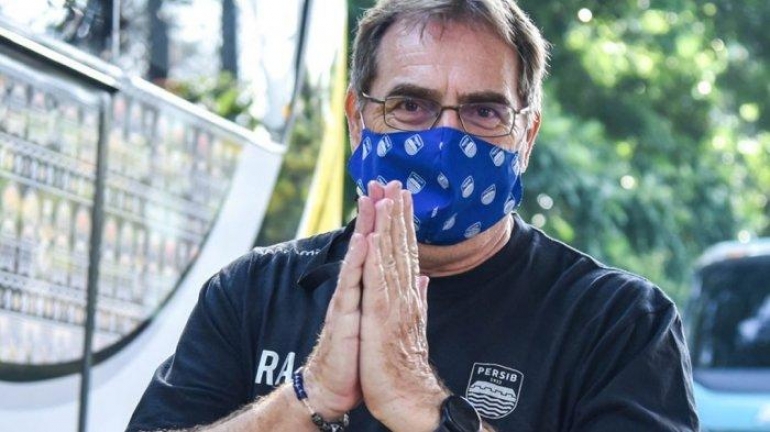Persib Bandung Bakal Rekrut Pemain Timnas? Ini Jawaban Robert, Termasuk Mengenai Talenta Lokal