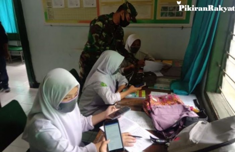 Bantu Proses Belajar Daring, 15 Koramil di Sukabumi Pasang Wifi Gratis