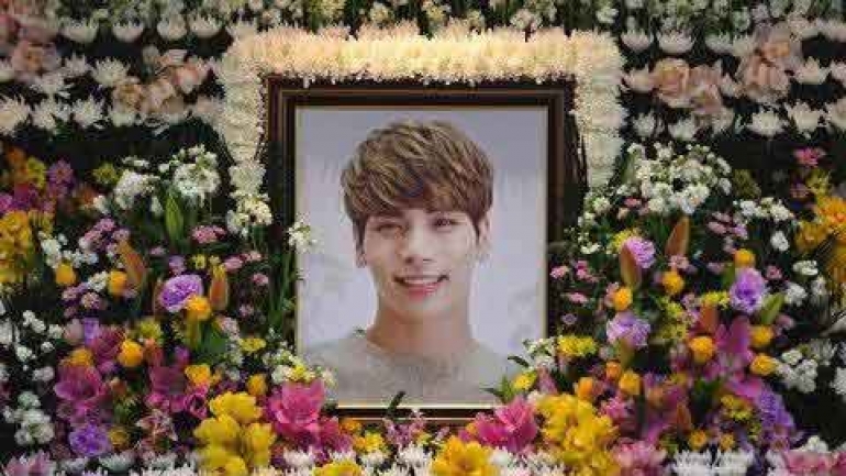 Fan dan Teman Kenang 2 Tahun Kepergian Jonghyun SHINee