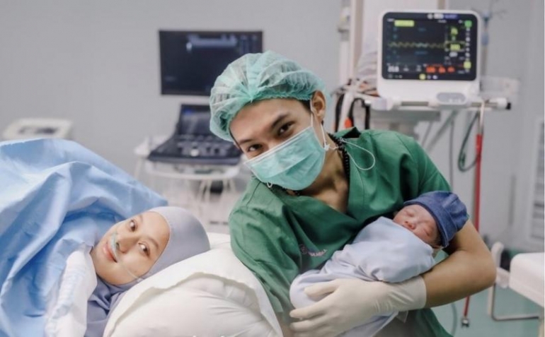 Cerita Kelahiran Arshakalif, Anak Pertama Dinda Hauw dan Rey Mbayang