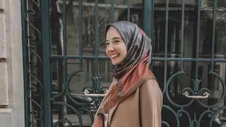 Zaskia Sungkar Petik Pembelajaran Berarti dari Perceraian Kedua Orangtuanya