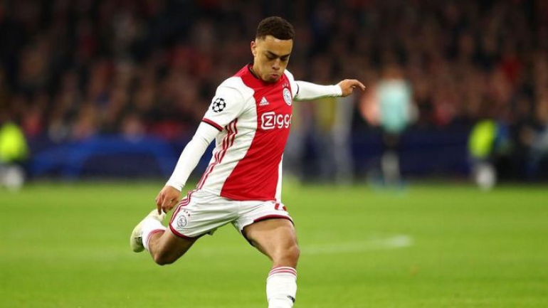 Buntut Ketegangan di Iran, Bek Ajax Asal AS Ini Tinggalkan TC di Qatar
