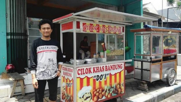 Raup Ratusan Juta Tiap Bulan, Pedagang Cilok Bandung di Jember Hanya Bermodal Rp 300 Ribu