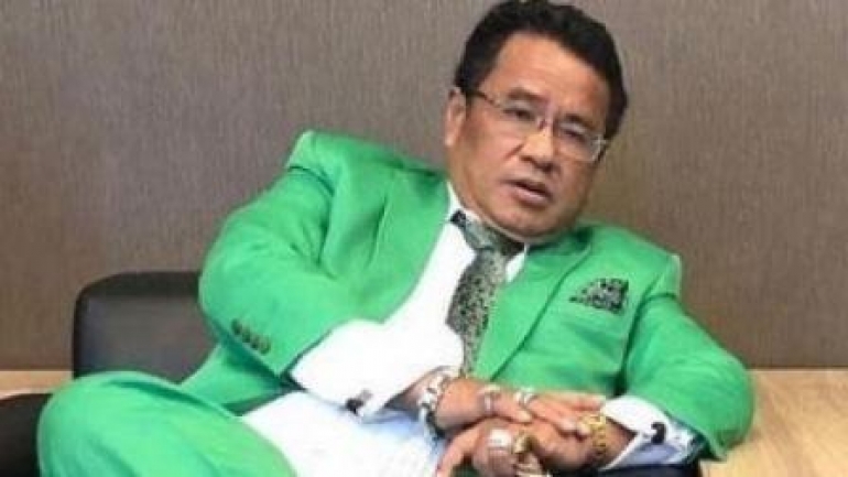 Hotman Paris: Saya Kalah dengan Betina Sangat Kecil, Cincin Berlian Ganti Infus