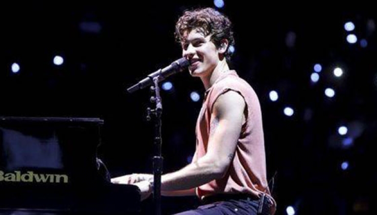 Pita Suara Bengkak, Shawn Mendes Batalkan Konser