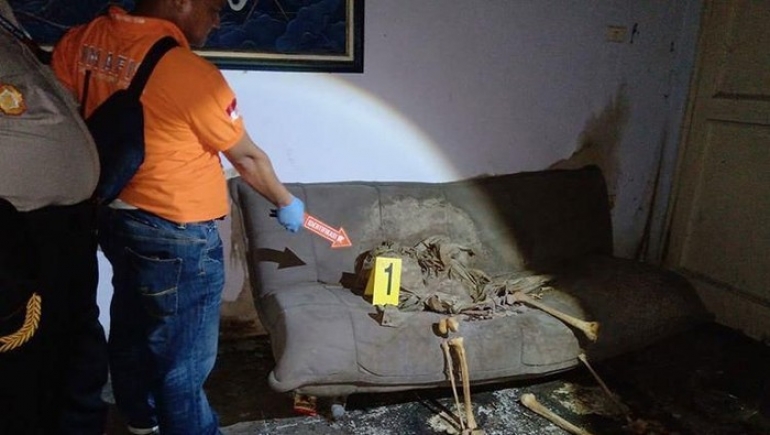 Digegerkan Kerangka Manusia Dalam Posisi Duduk
