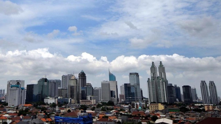 Cuaca Hari Ini: Awal Pekan, Jakarta Cerah Berawan Pagi hingga Malam